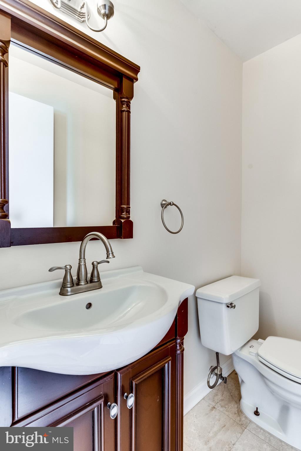 VILLA D ESTE VILLAGE - Residential Lease