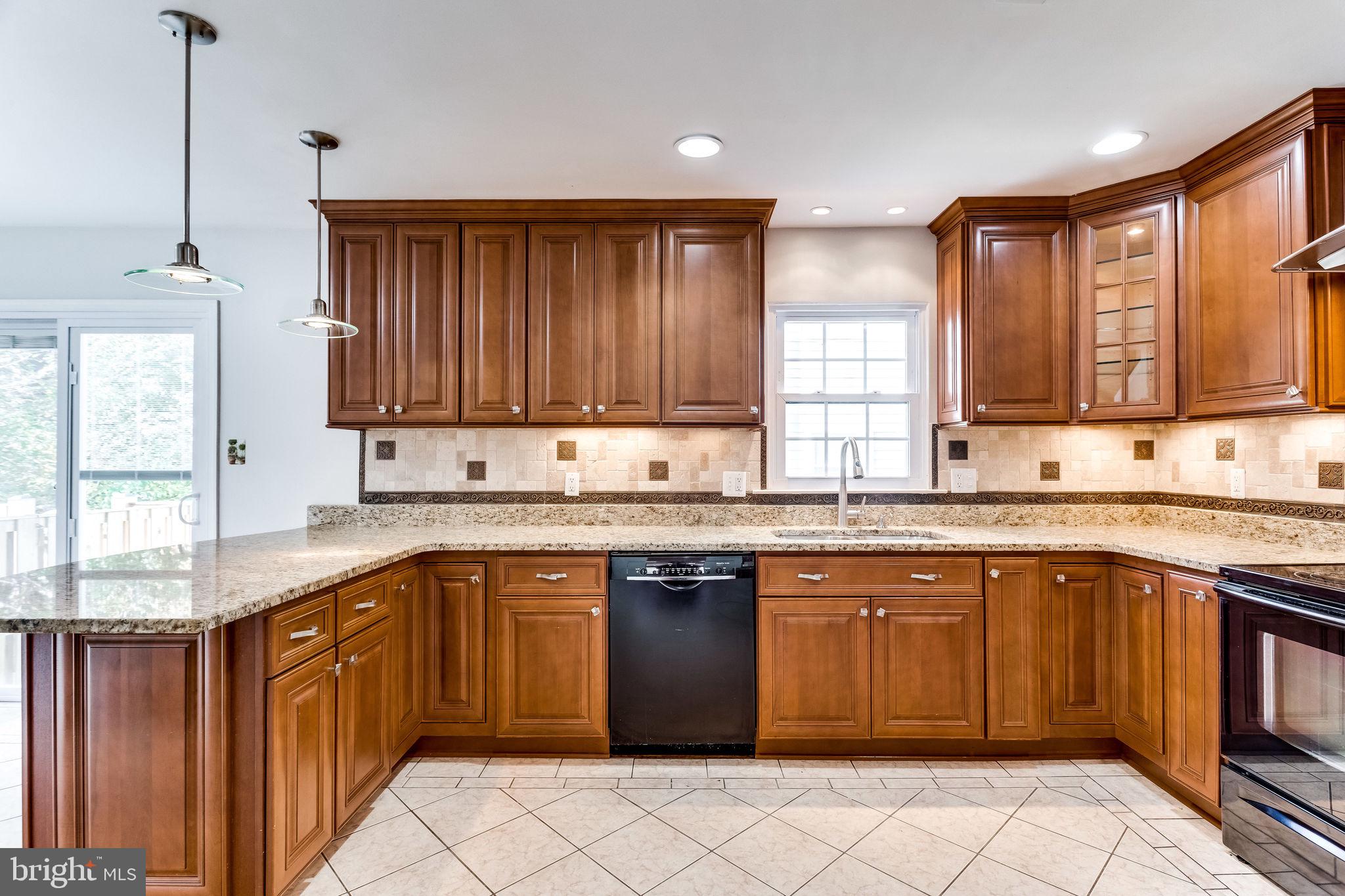 VILLA D ESTE VILLAGE - Residential Lease