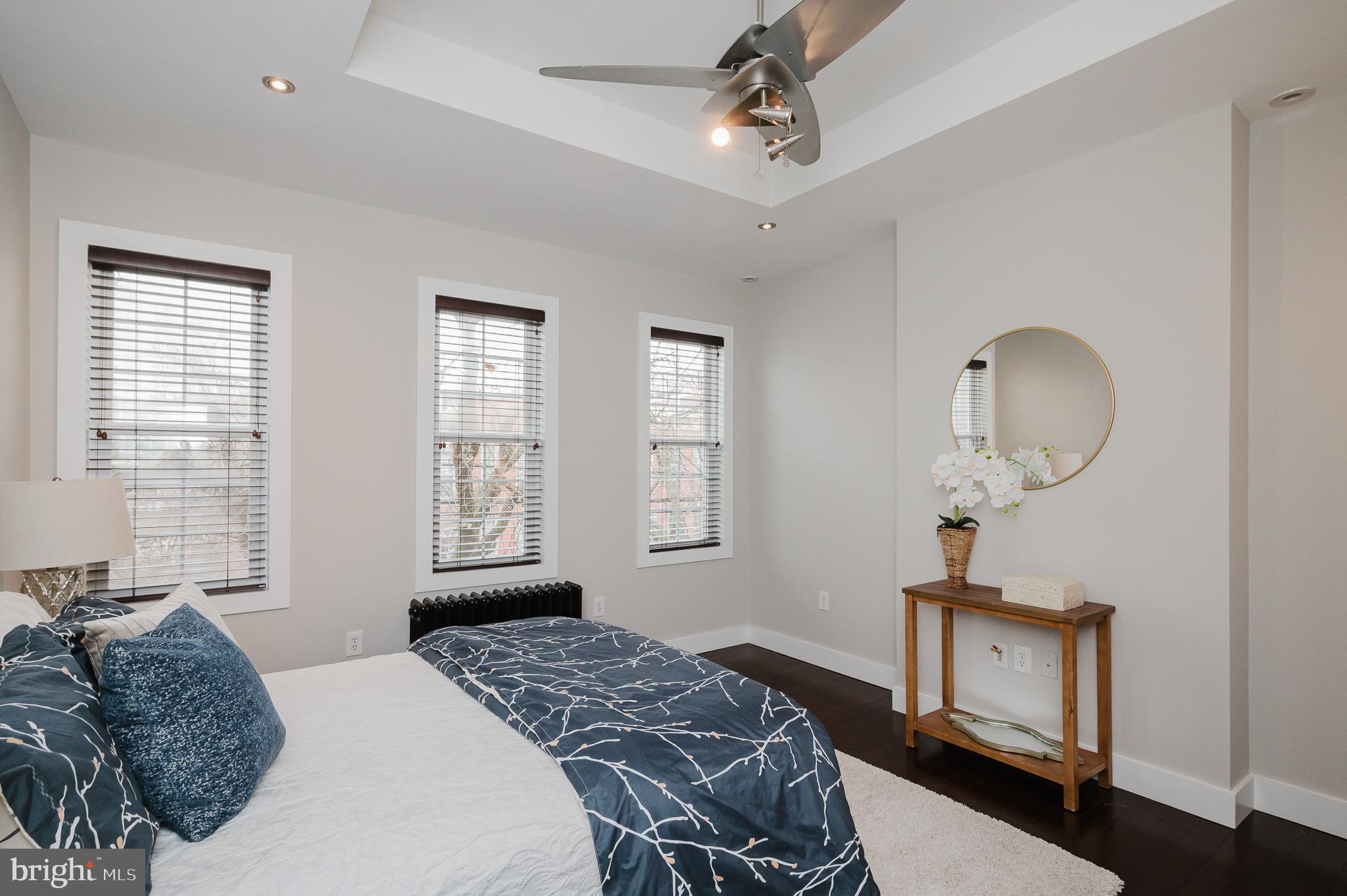 LOCUST POINT - Residential