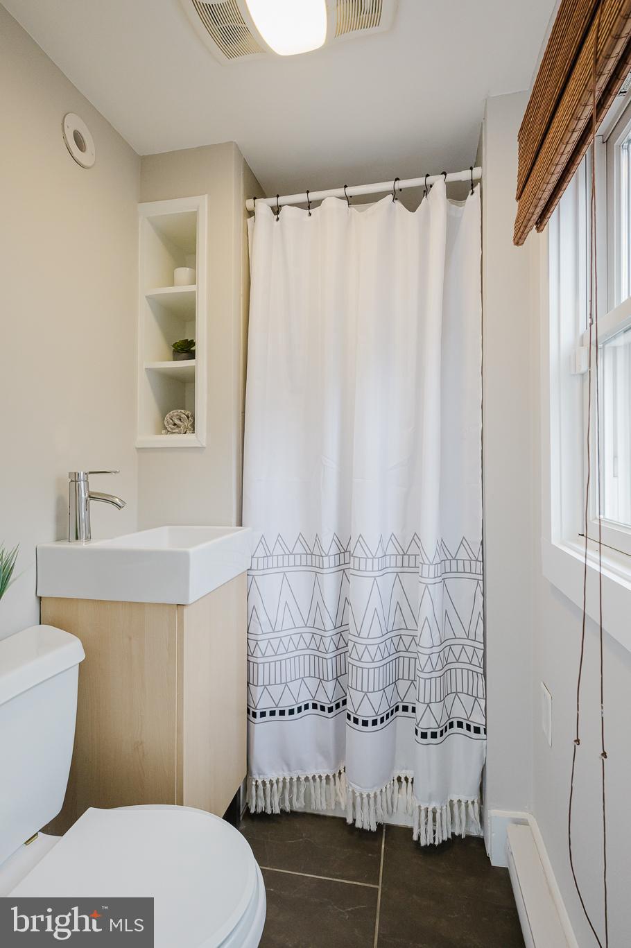 LOCUST POINT - Residential