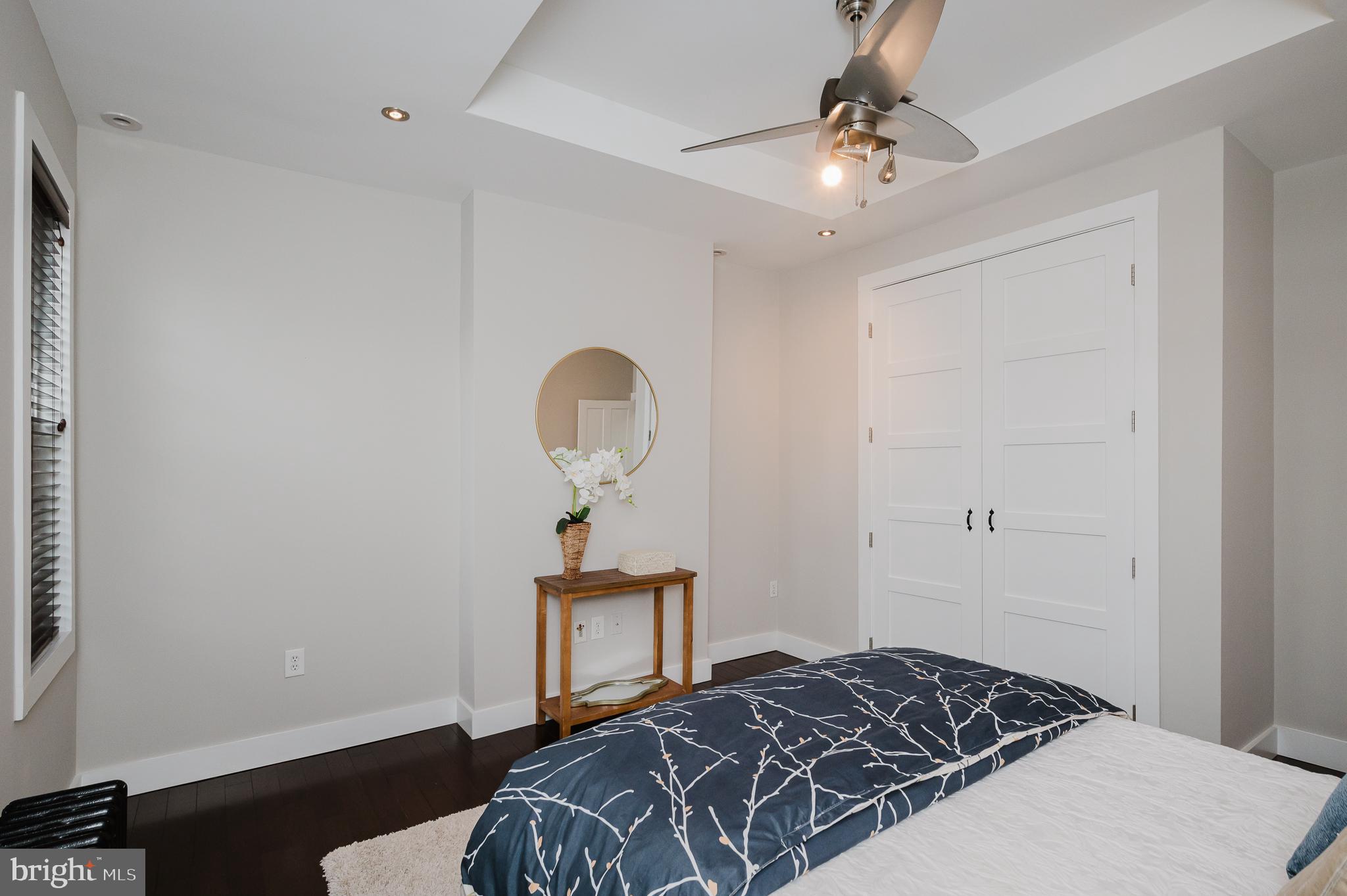 LOCUST POINT - Residential