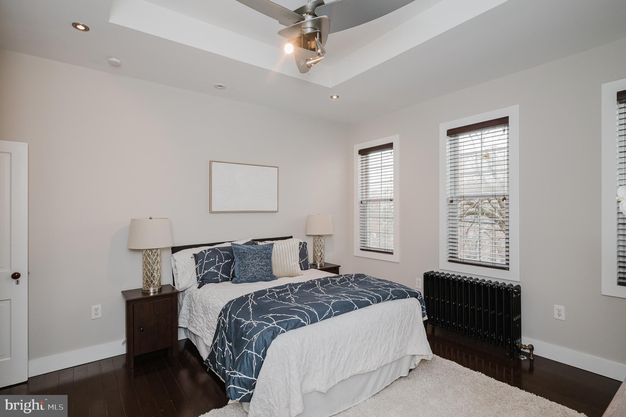 LOCUST POINT - Residential