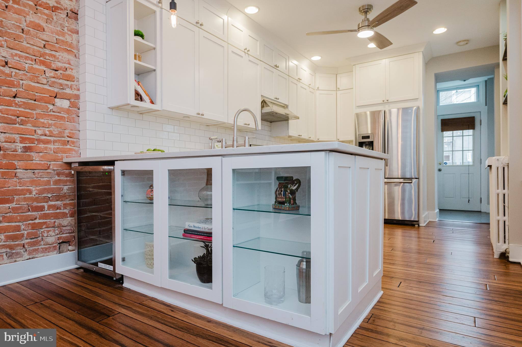 LOCUST POINT - Residential