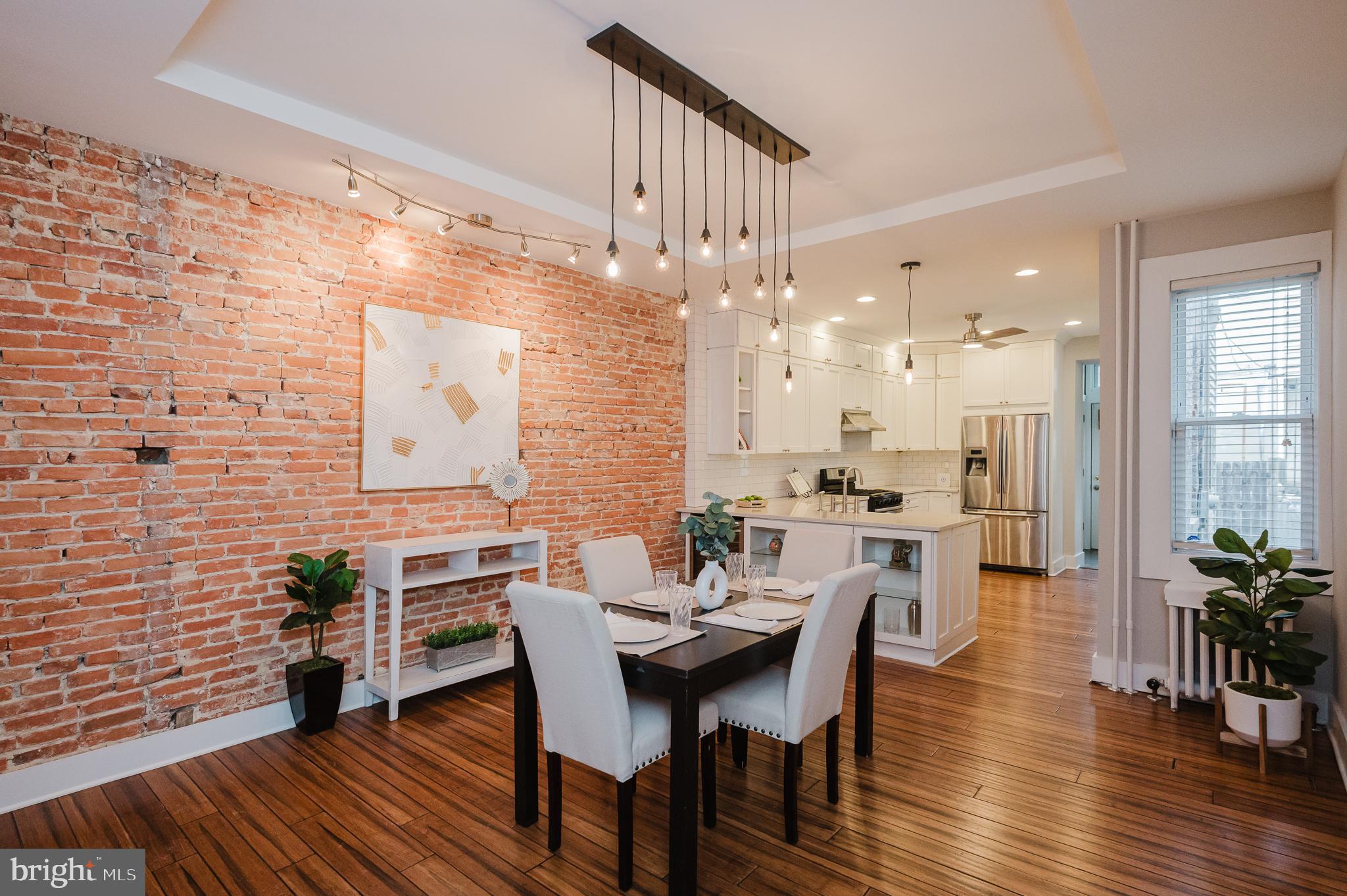 LOCUST POINT - Residential