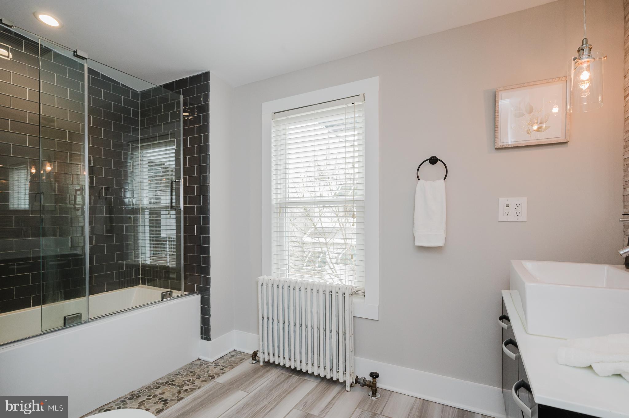 LOCUST POINT - Residential