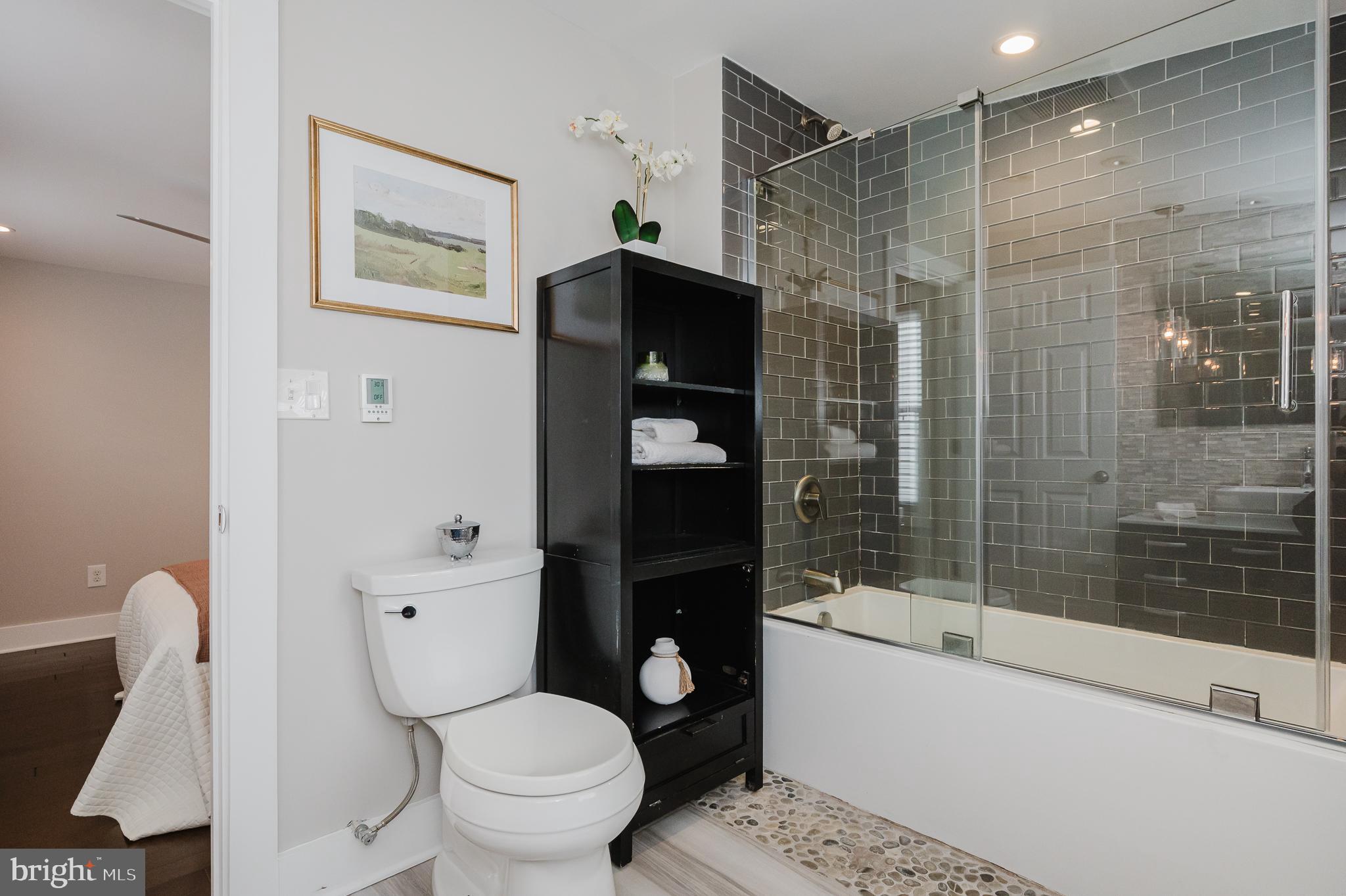 LOCUST POINT - Residential