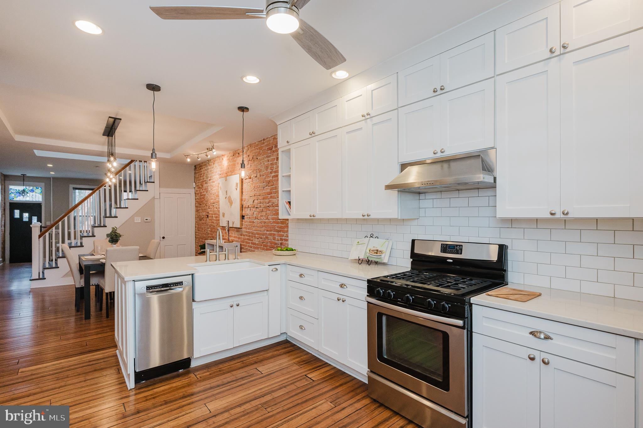 LOCUST POINT - Residential