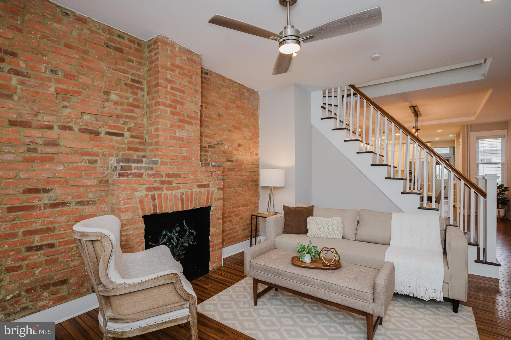 LOCUST POINT - Residential