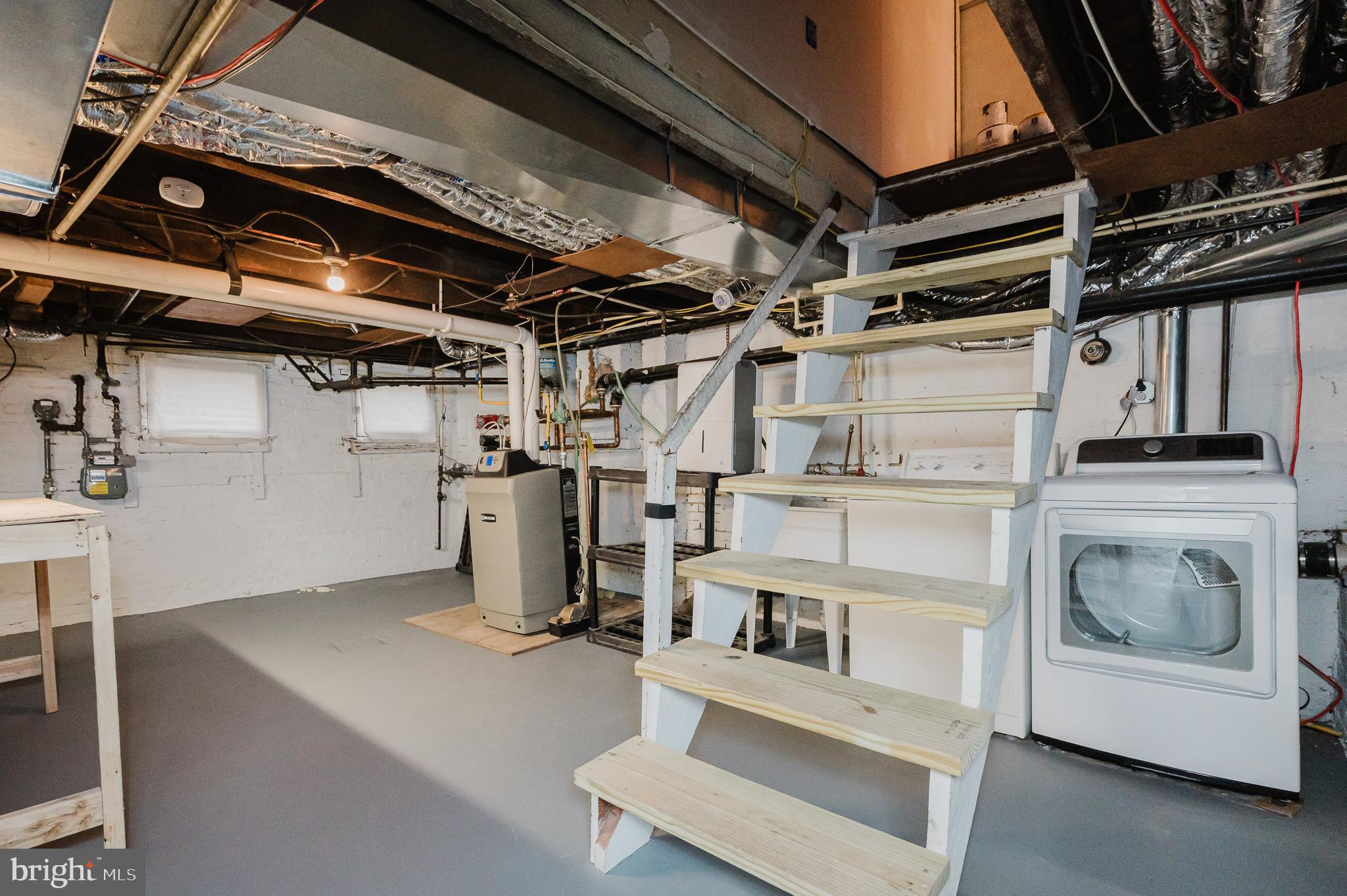 LOCUST POINT - Residential