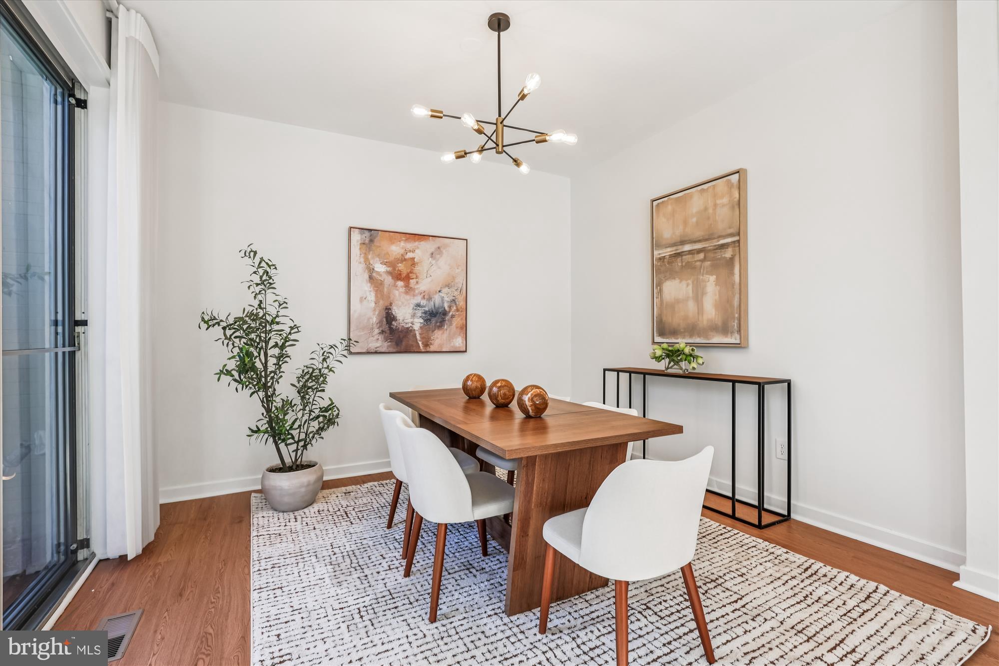 RESTON - Residential