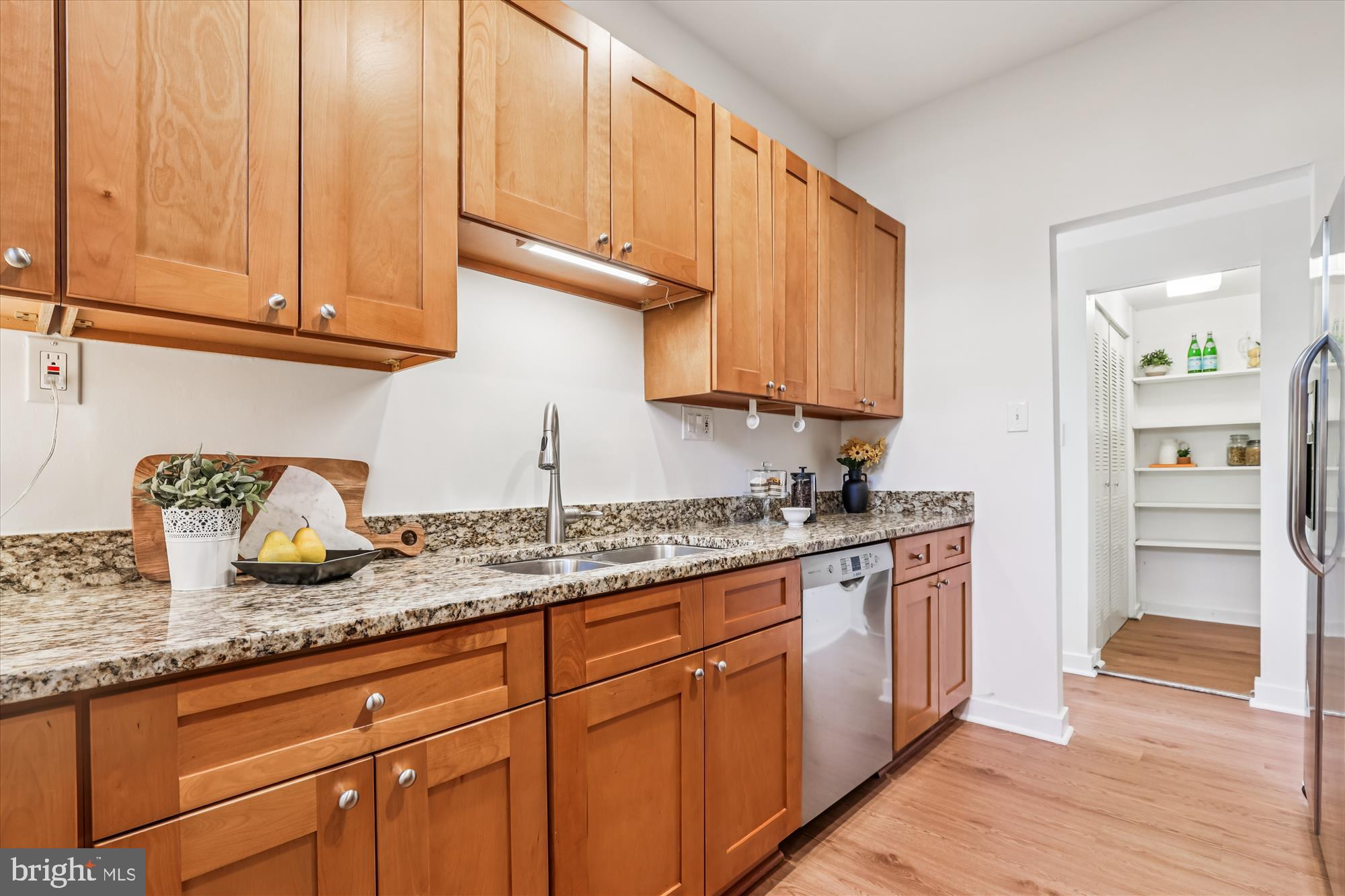 RESTON - Residential