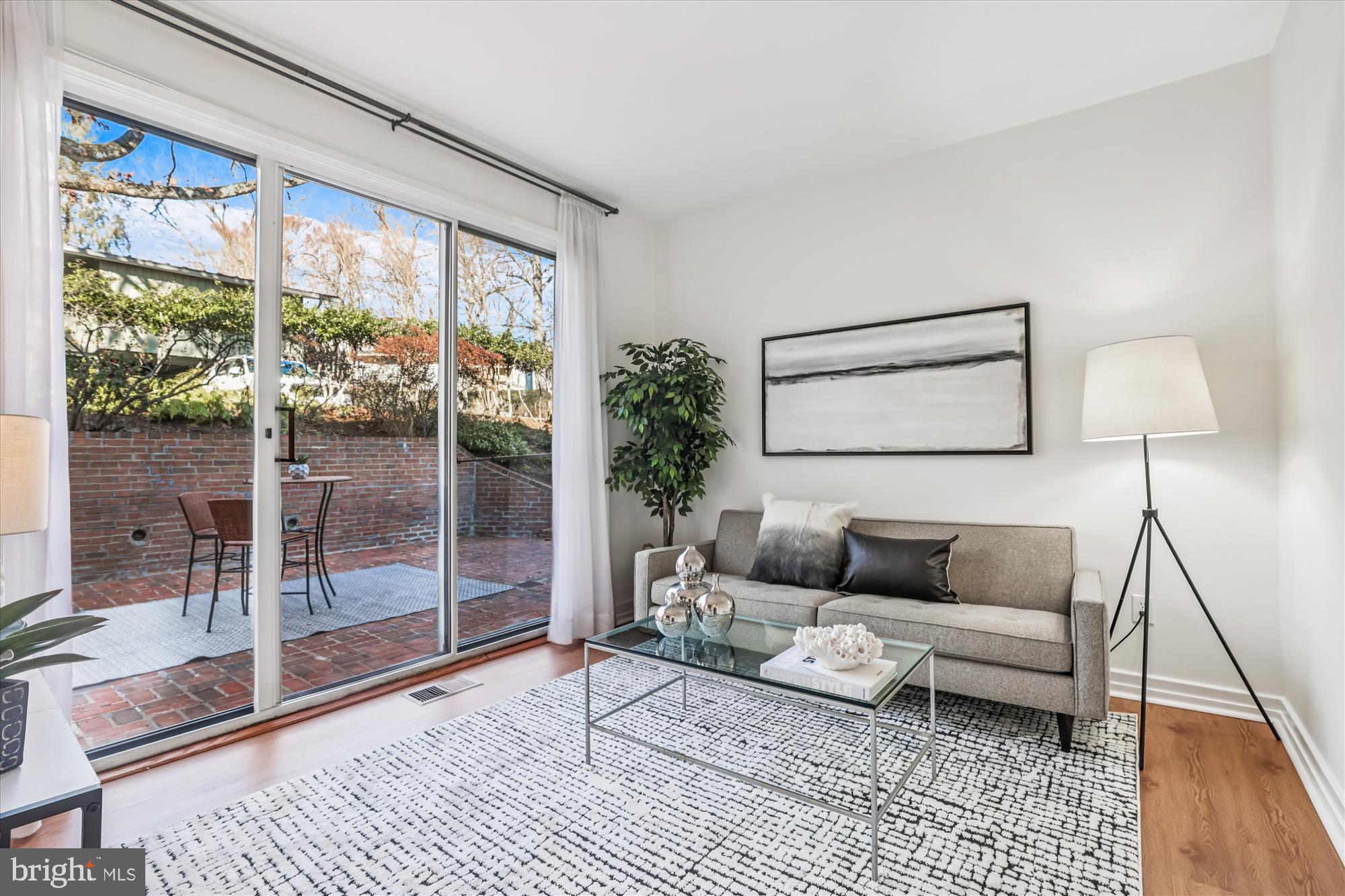 RESTON - Residential