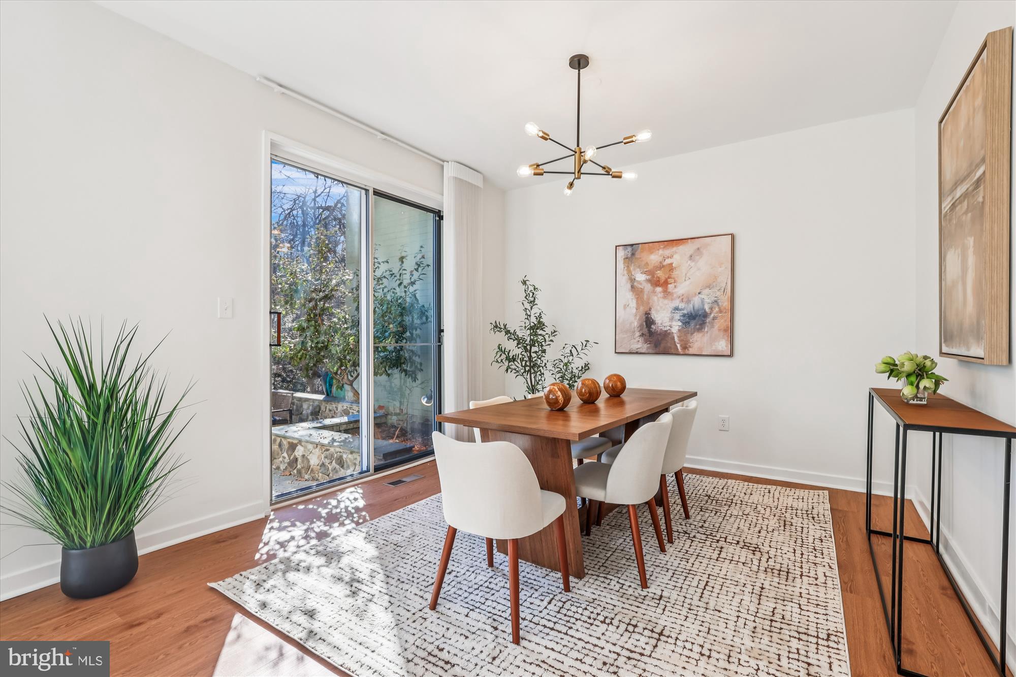 RESTON - Residential