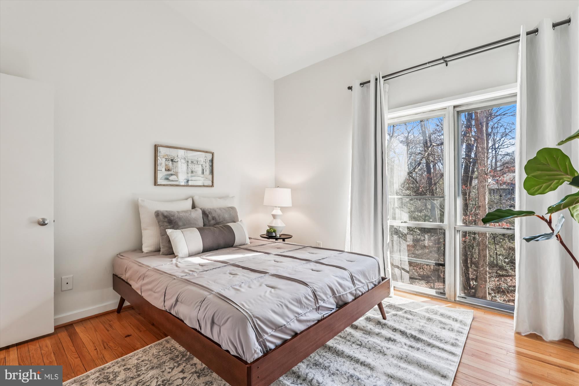 RESTON - Residential