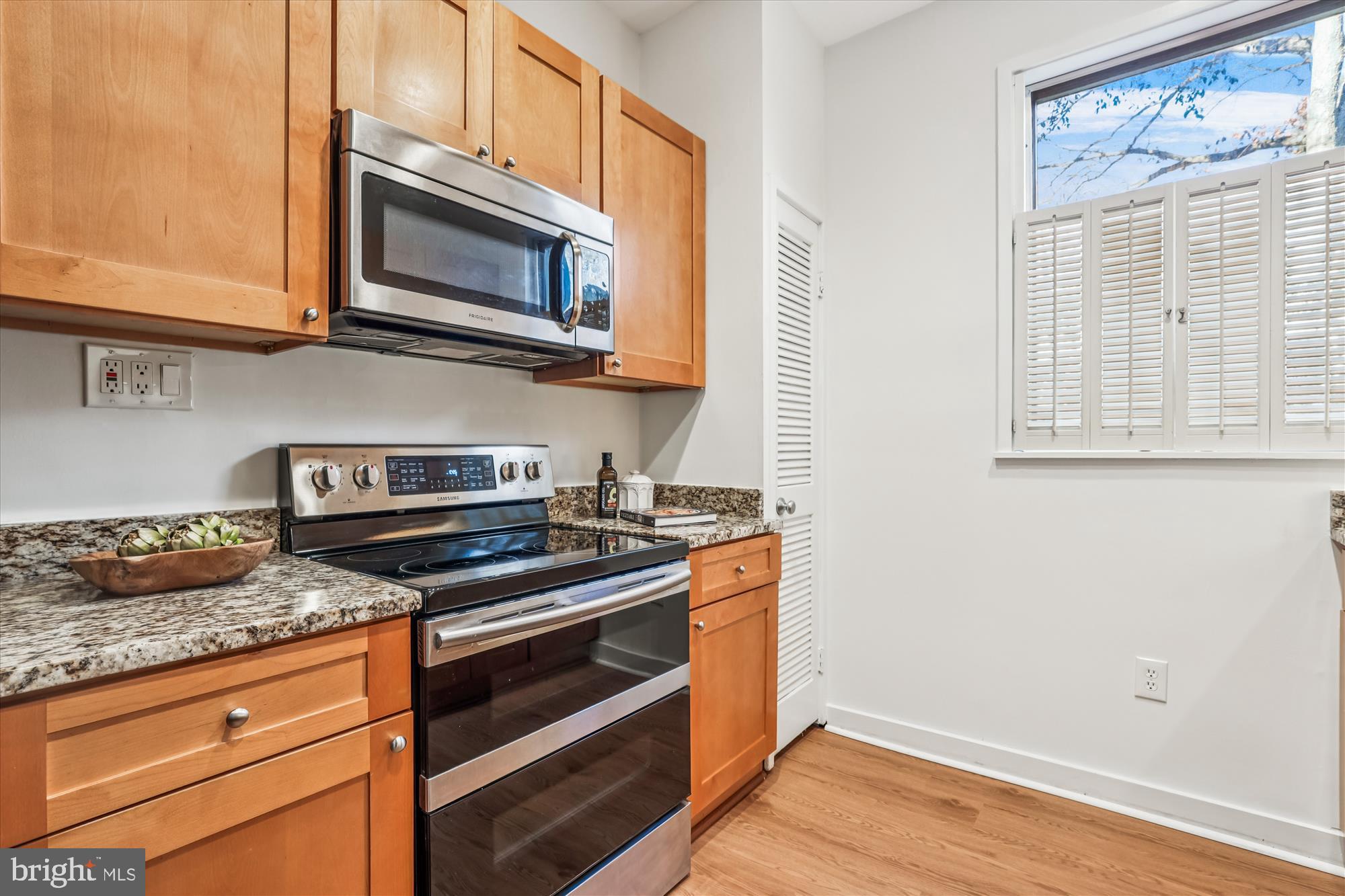 RESTON - Residential