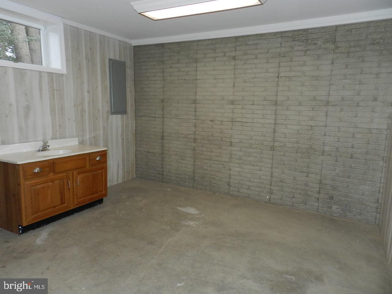 BAYBERRY ESTATES - Residential