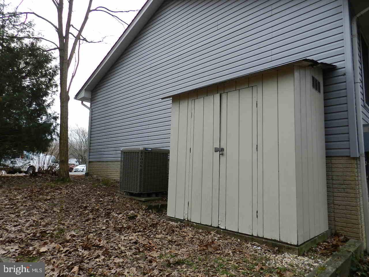 BAYBERRY ESTATES - Residential