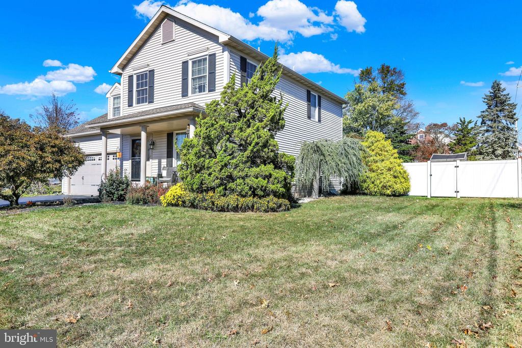 Photo of 3 Hawthorne Drive, Denver, PA 17517 (MLS # PALA2059394)