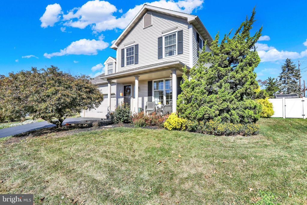 Photo of 3 Hawthorne Drive, Denver, PA 17517 (MLS # PALA2059394)