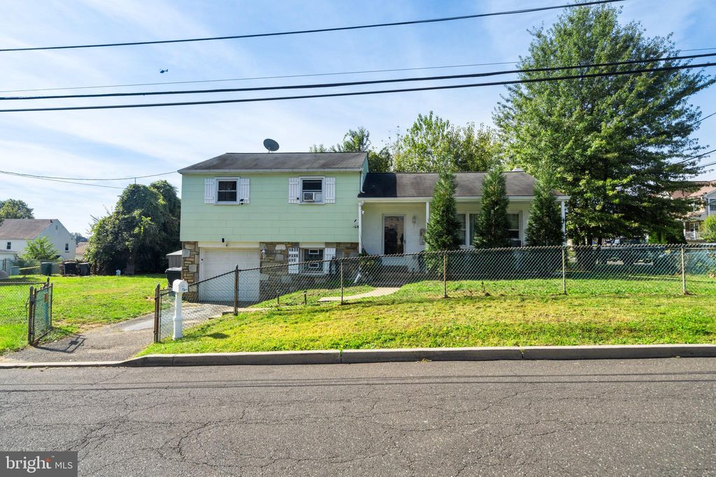Photo of 1625 Park Avenue, WILLOW GROVE, PA 19090 (MLS # PAMC2161082)