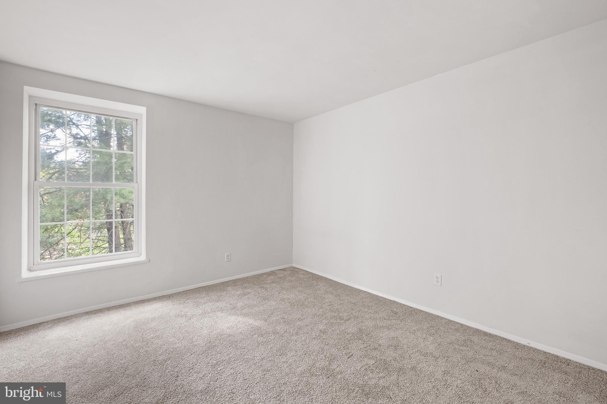 WILLIAMSBURG VIL - Residential