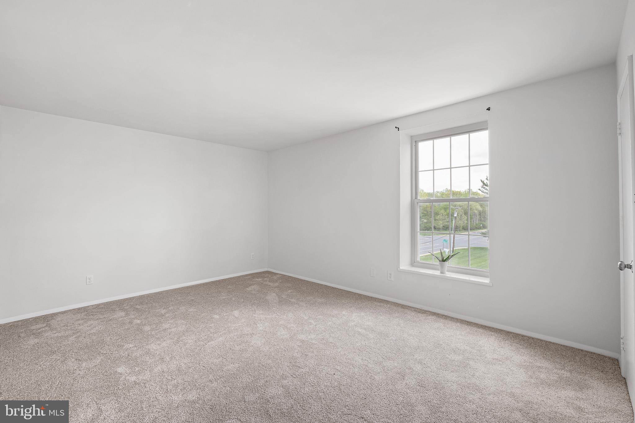 WILLIAMSBURG VIL - Residential