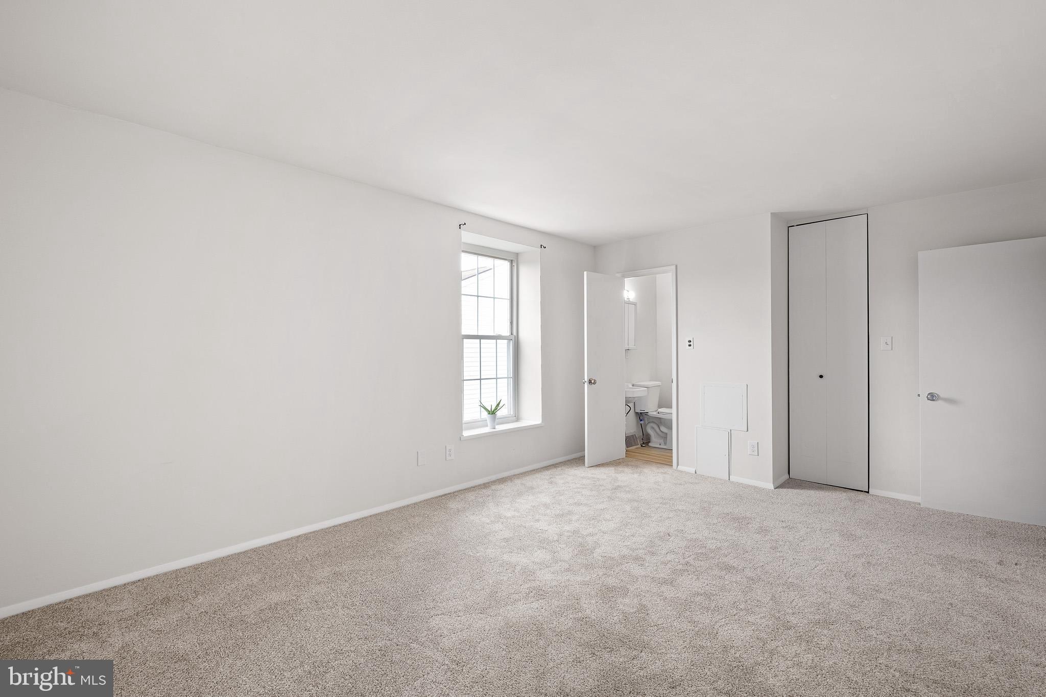 WILLIAMSBURG VIL - Residential