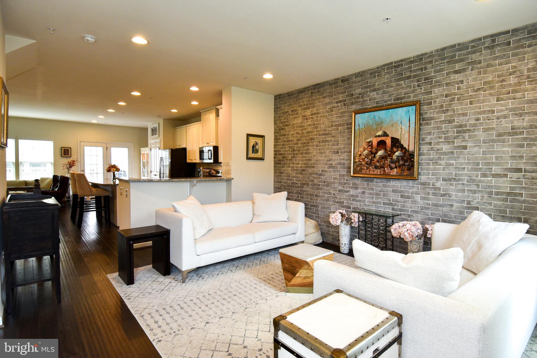 GREENBELT STATION - Residential