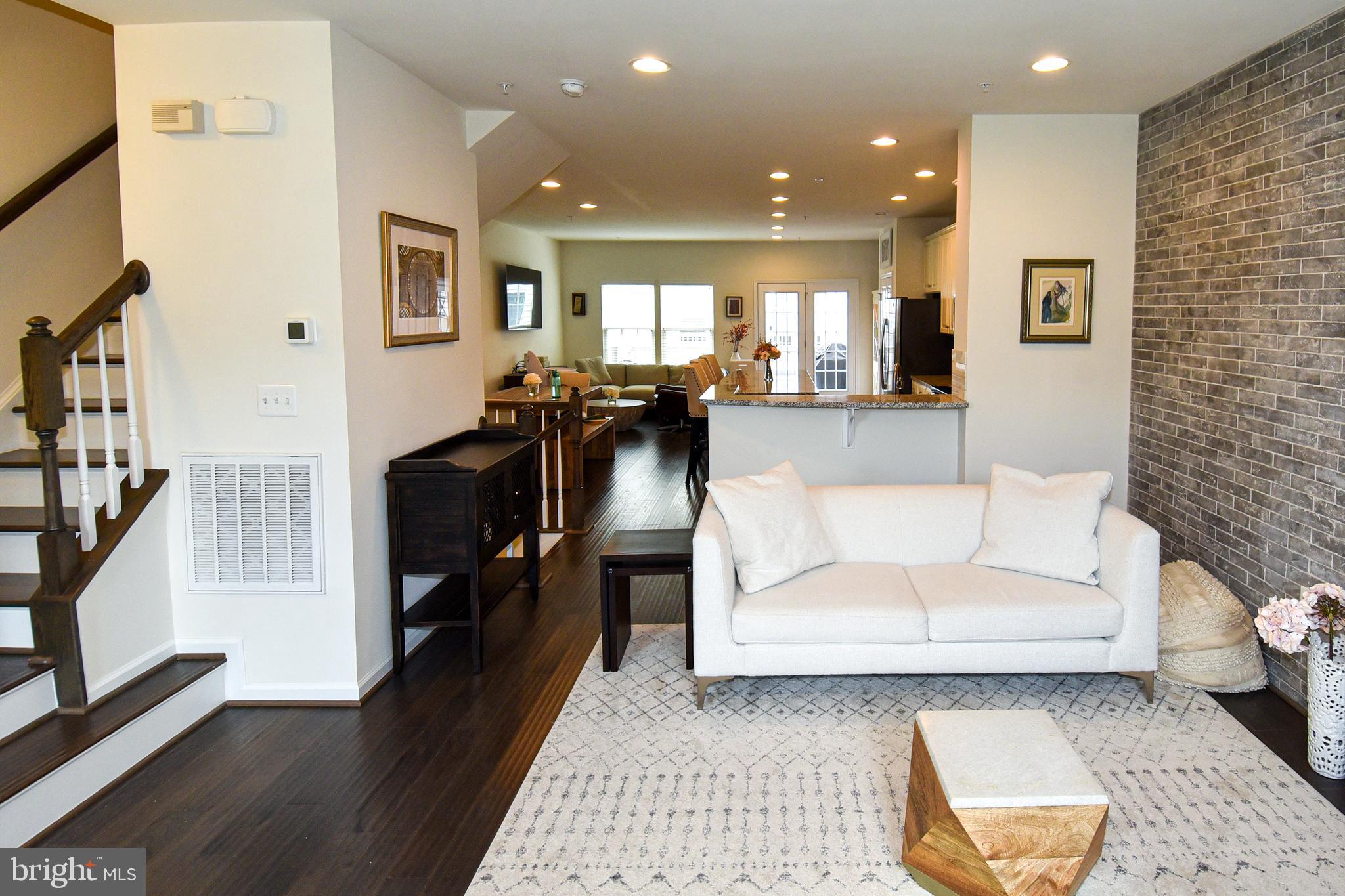 GREENBELT STATION - Residential