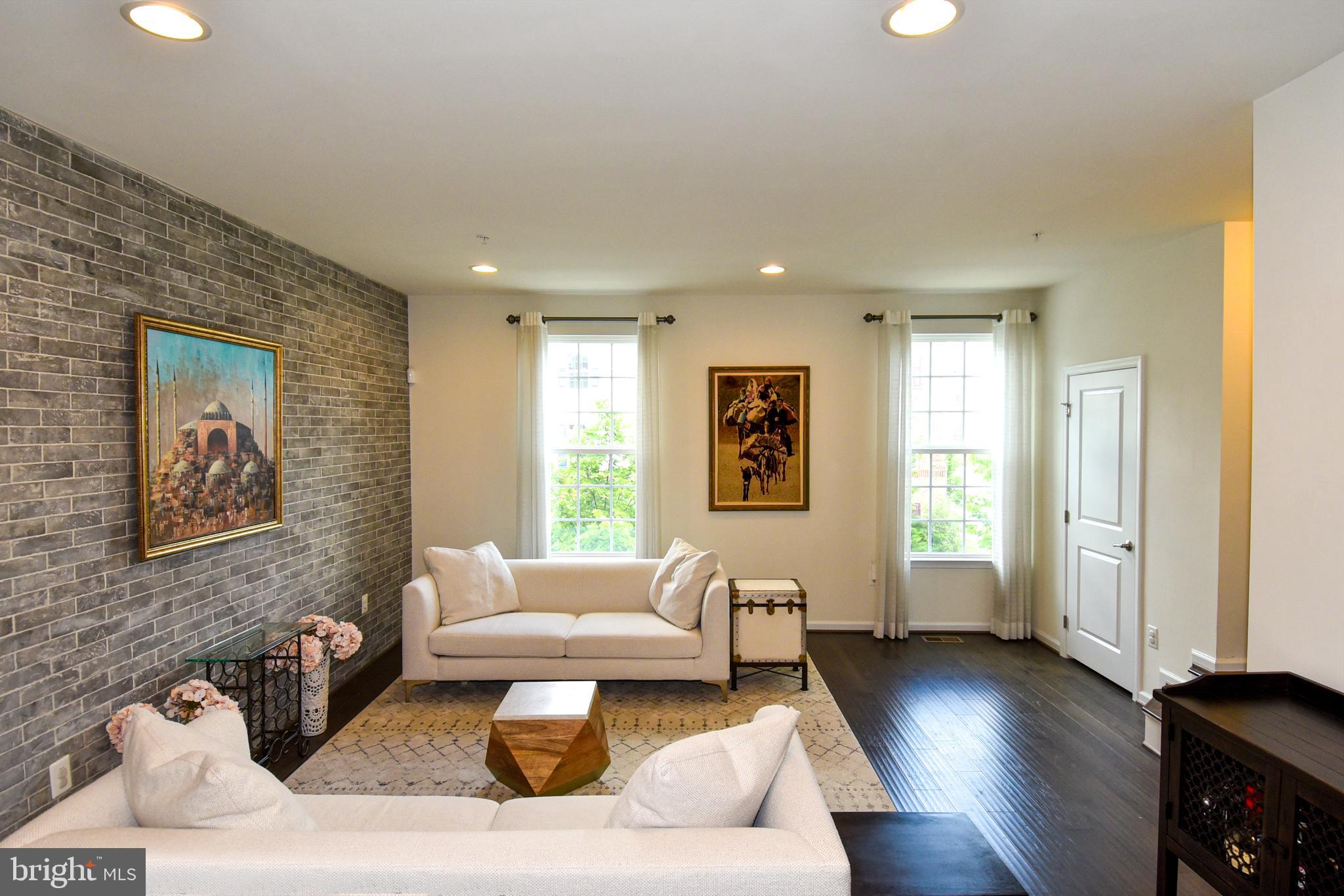 GREENBELT STATION - Residential