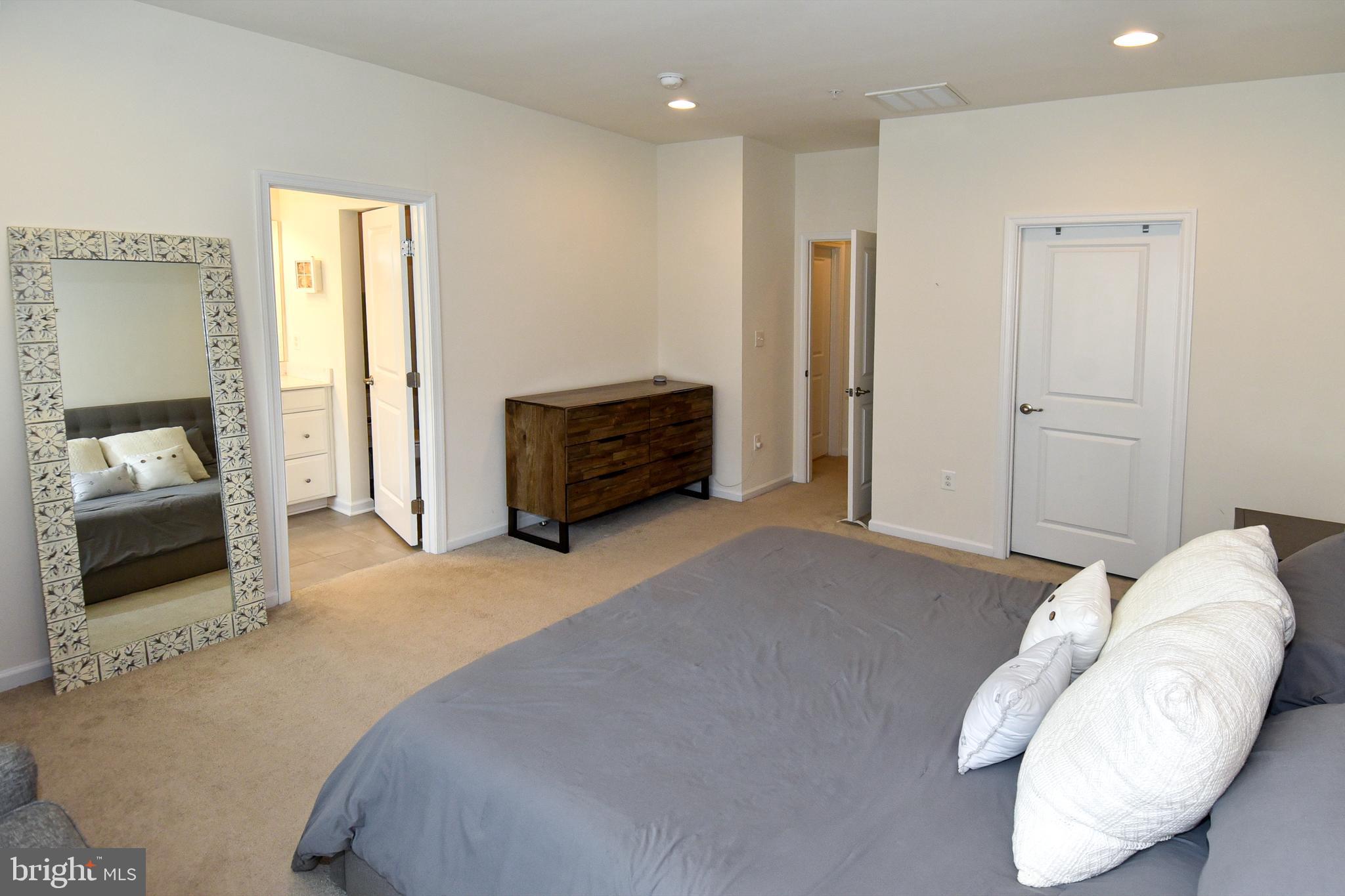 GREENBELT STATION - Residential