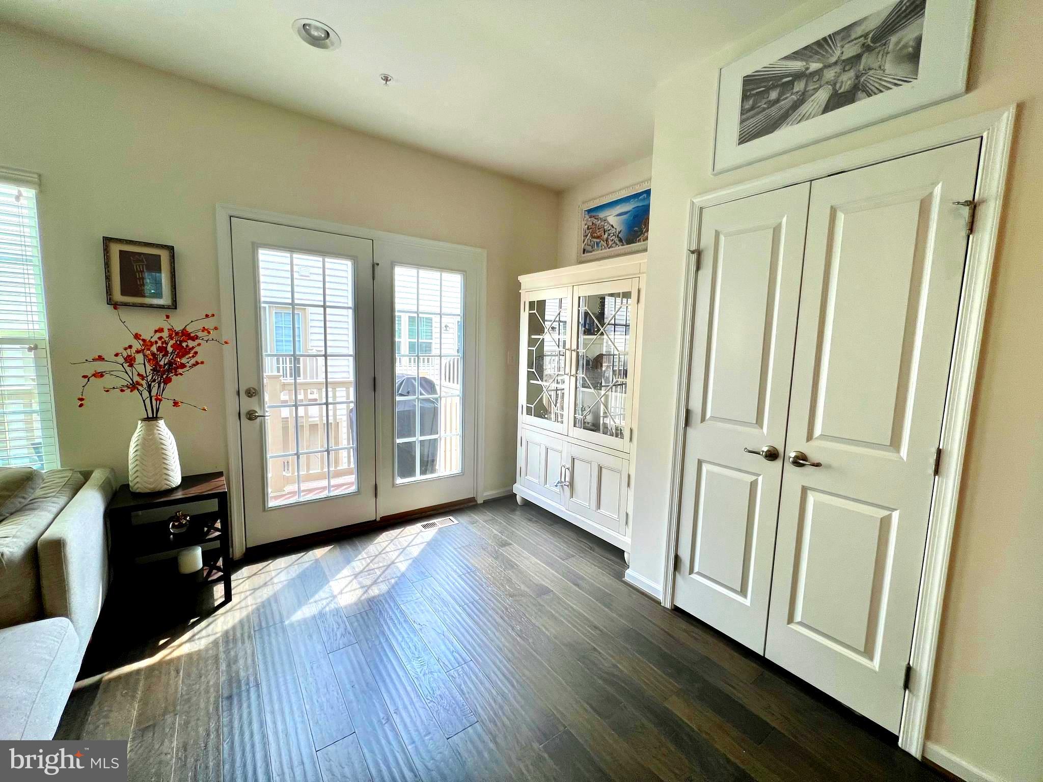 GREENBELT STATION - Residential