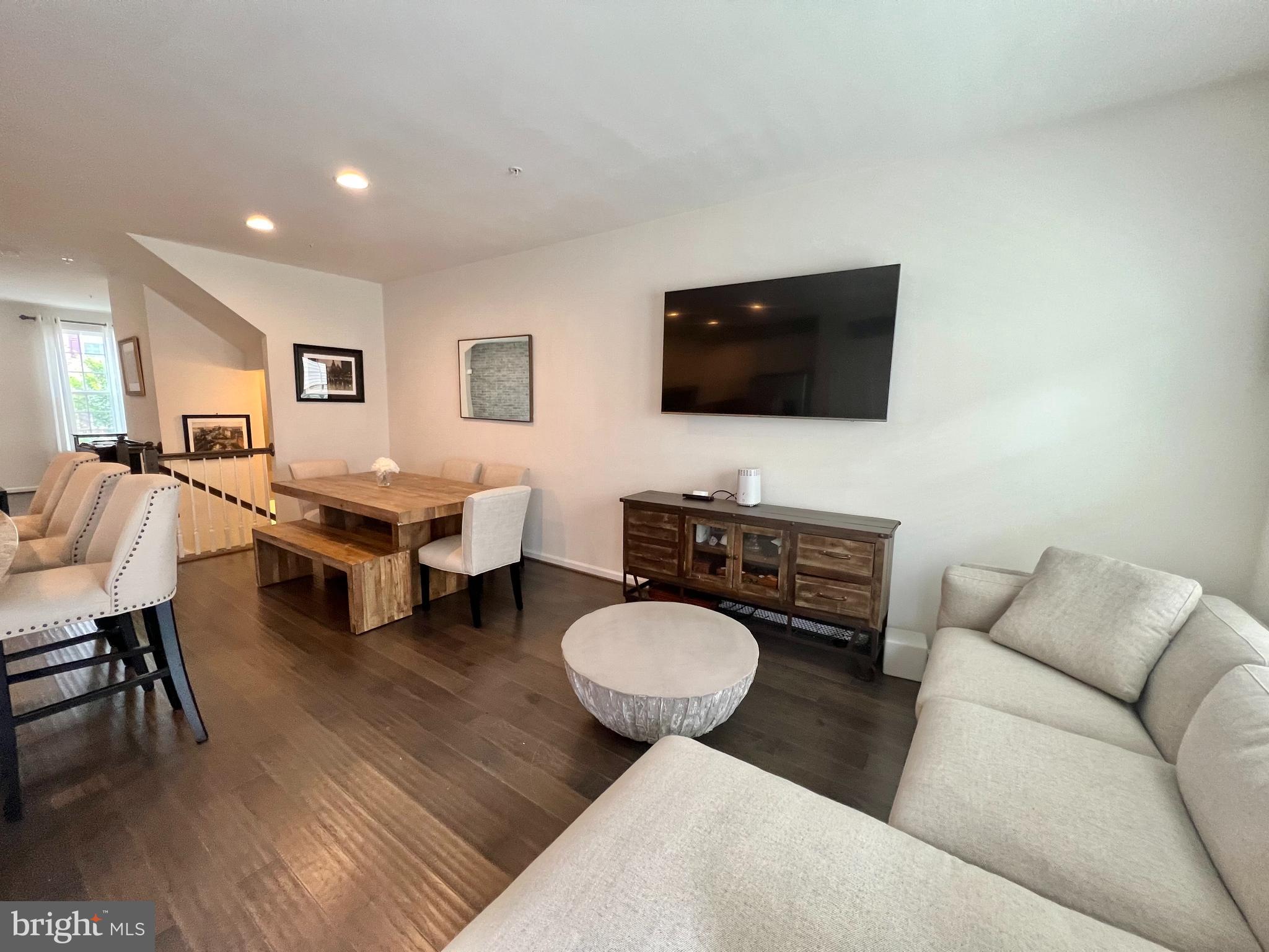 GREENBELT STATION - Residential