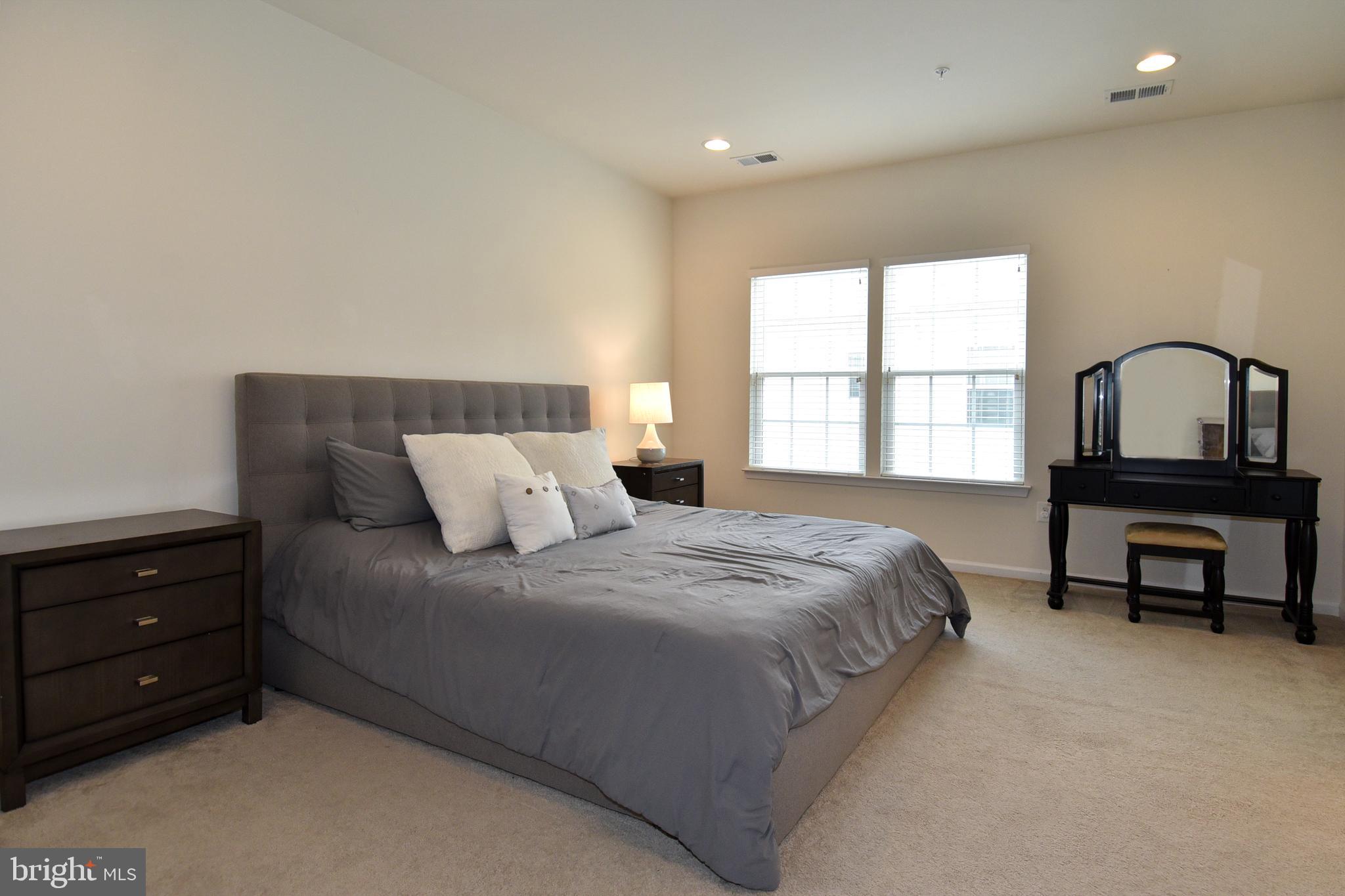 GREENBELT STATION - Residential