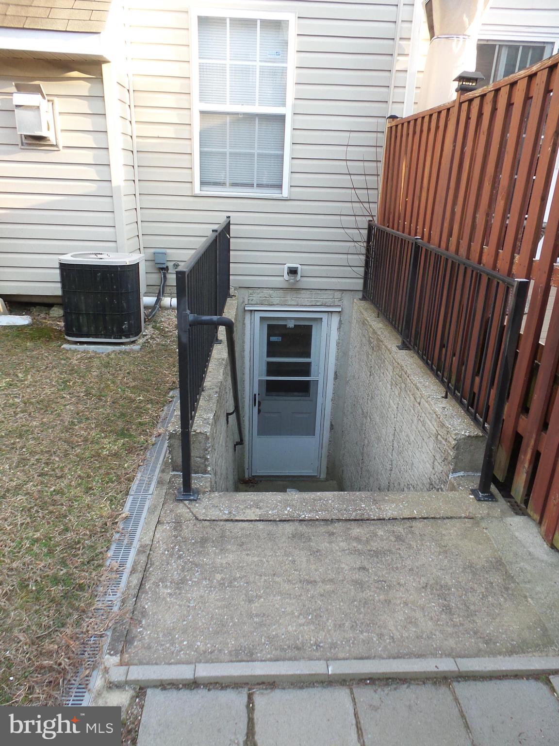 HOWARDS RIDGE - Residential Lease