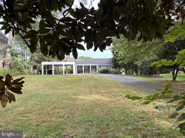3183 WOODLAND LANE