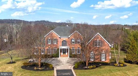 9 HALLETT DRIVE PENNINGTON NJ 08534