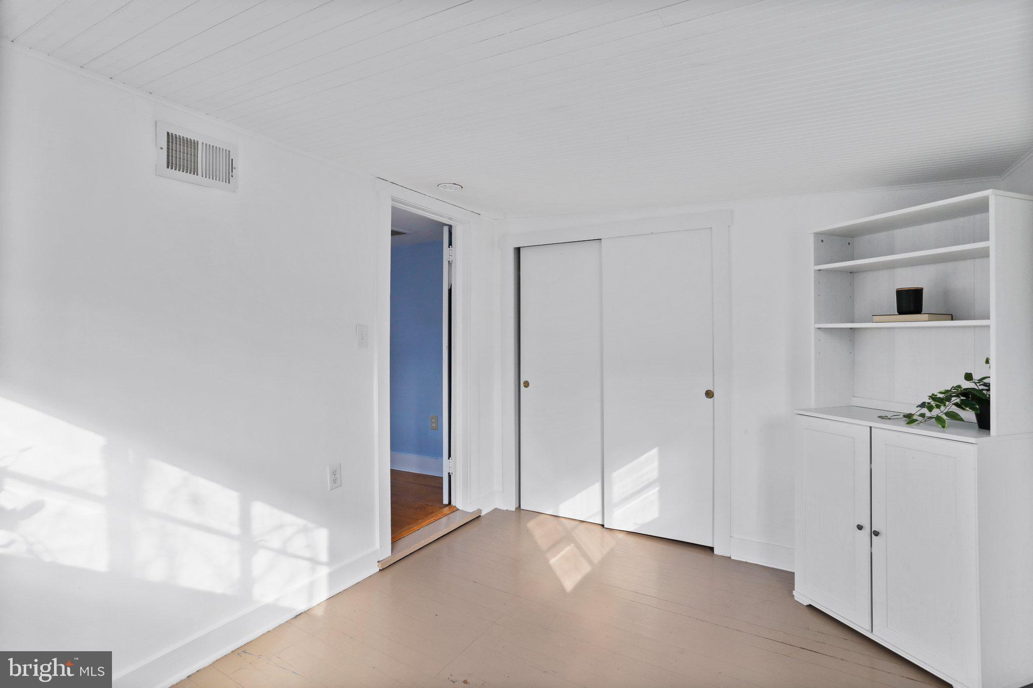 CHARLES TOWN - Residential