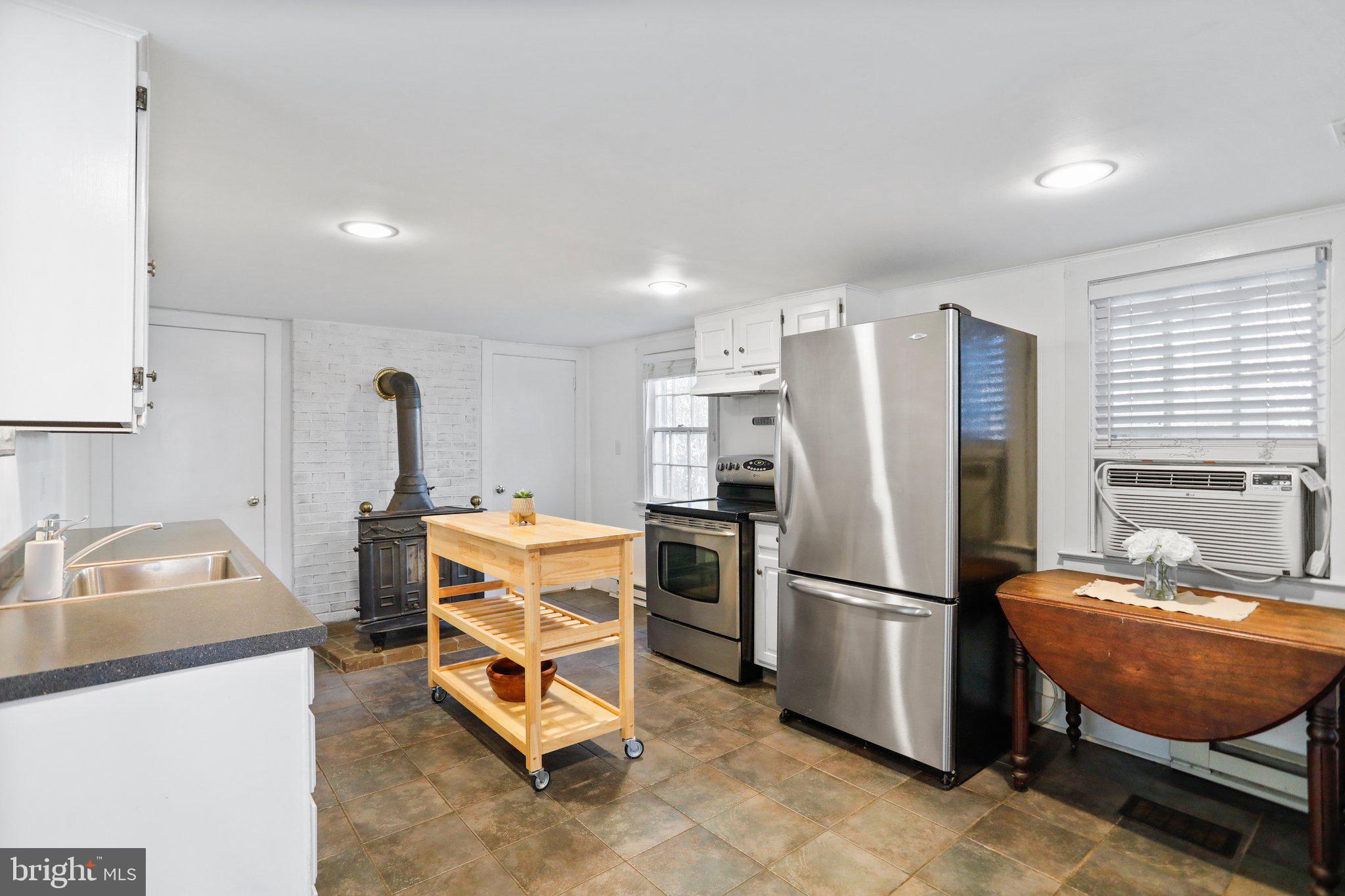 CHARLES TOWN - Residential