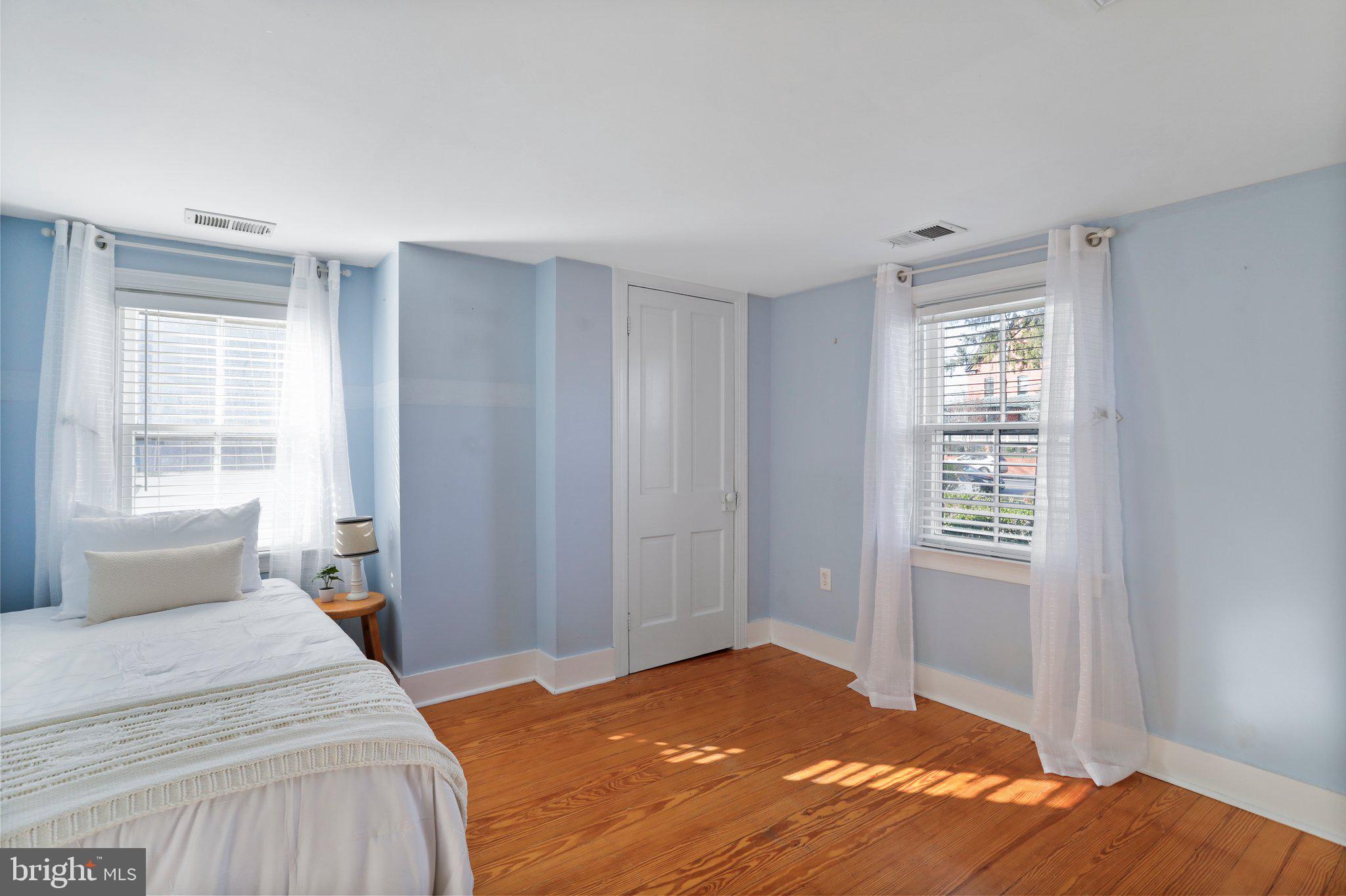 CHARLES TOWN - Residential