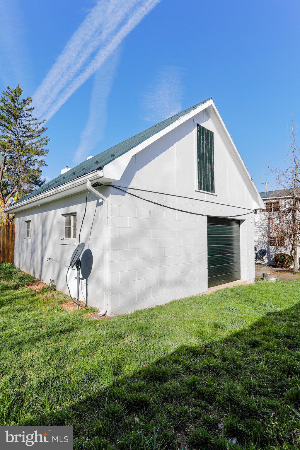 CHARLES TOWN - Residential