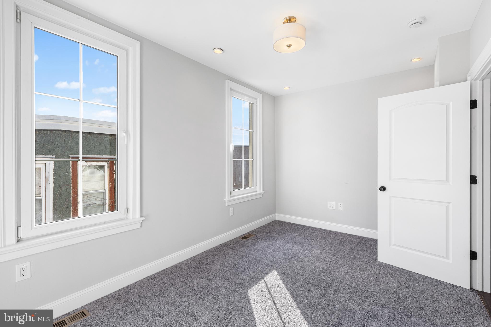 PORT RICHMOND - Residential