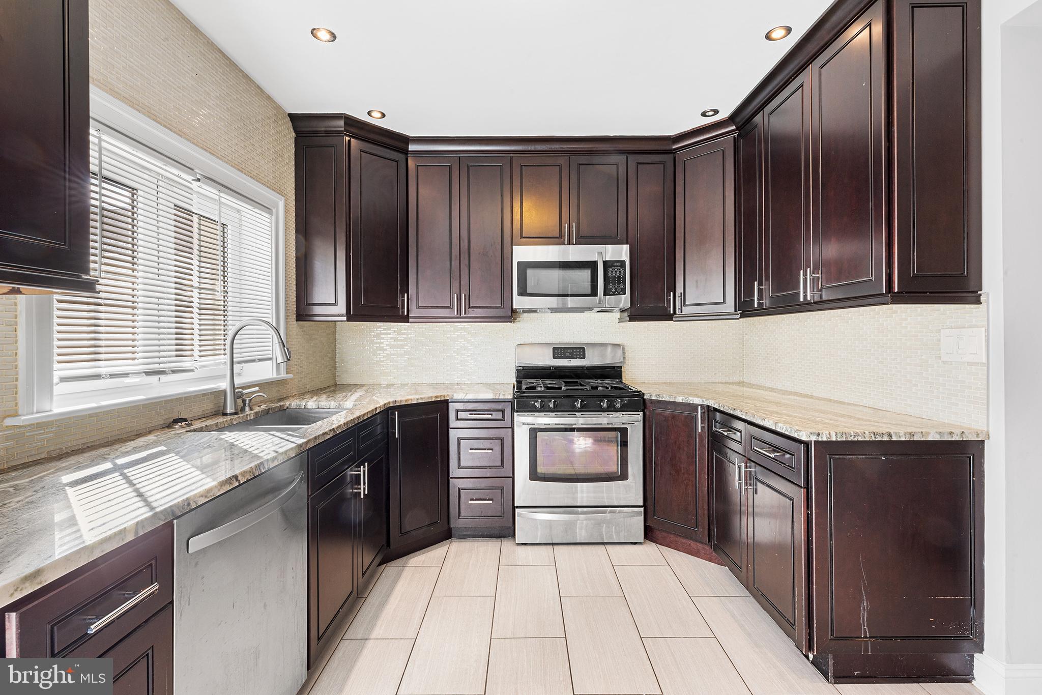 PORT RICHMOND - Residential