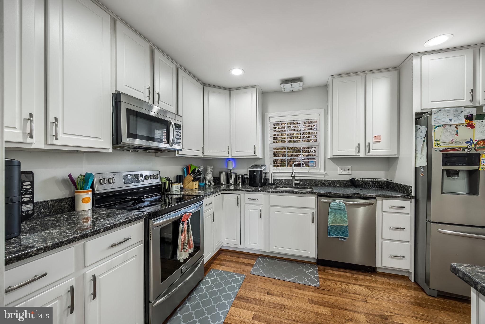 LEEDS SQUARE - Residential