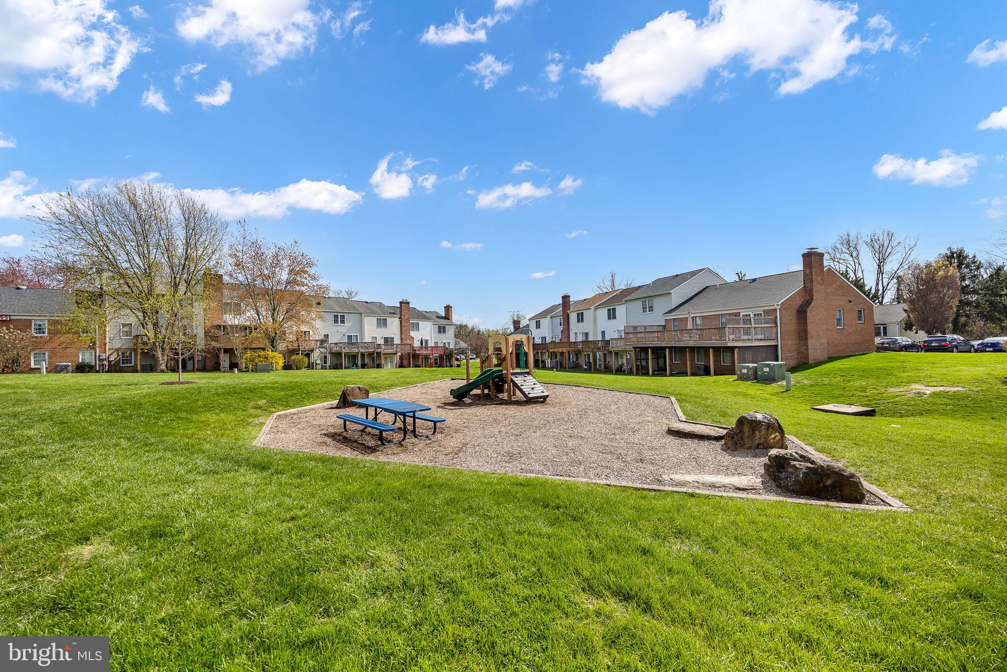 LEEDS SQUARE - Residential