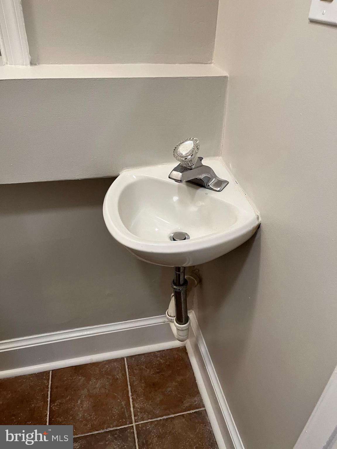 VIRGINIA VILLAGE - Residential Lease