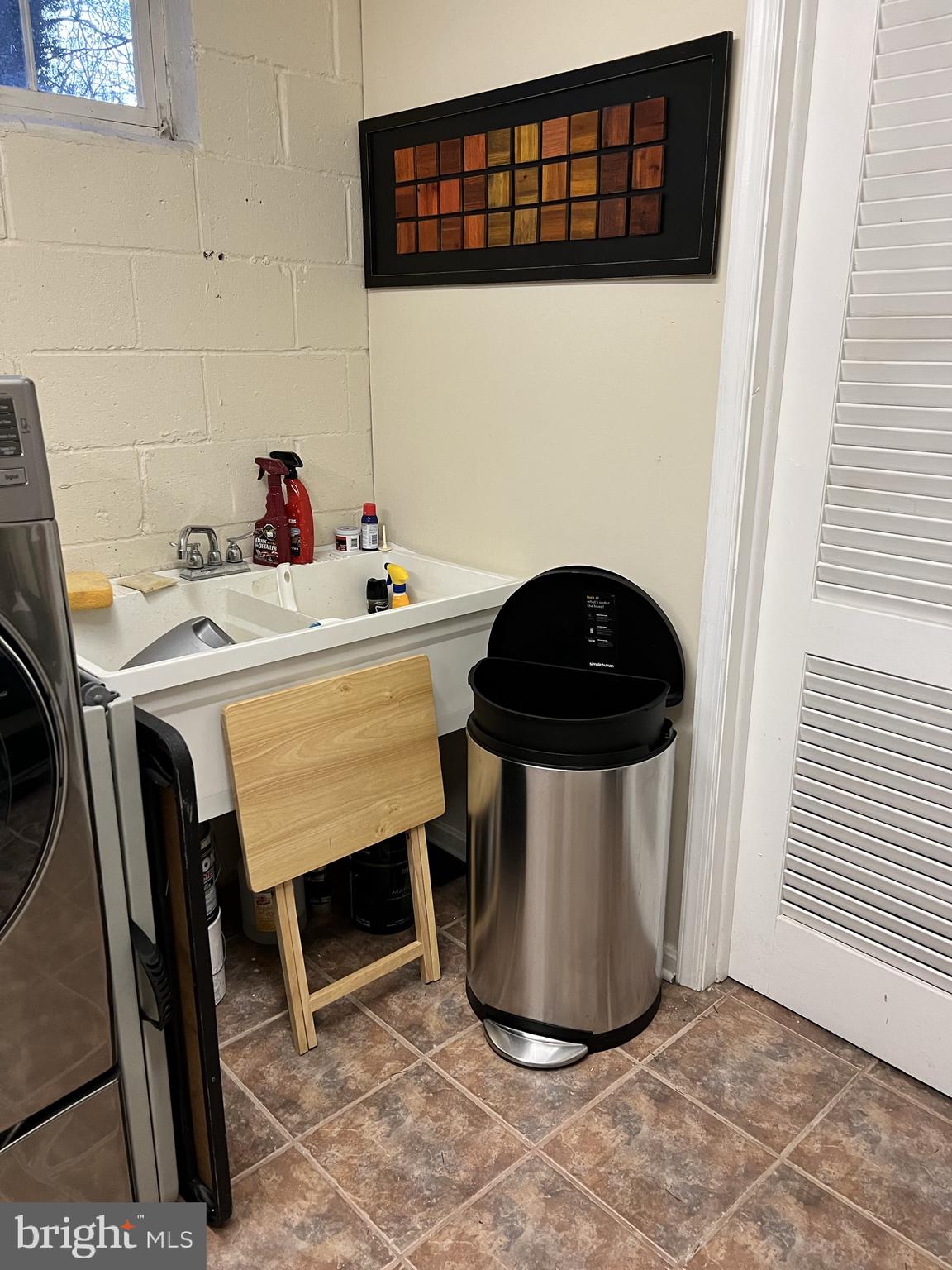 COLONIAL ACRES - Residential Lease