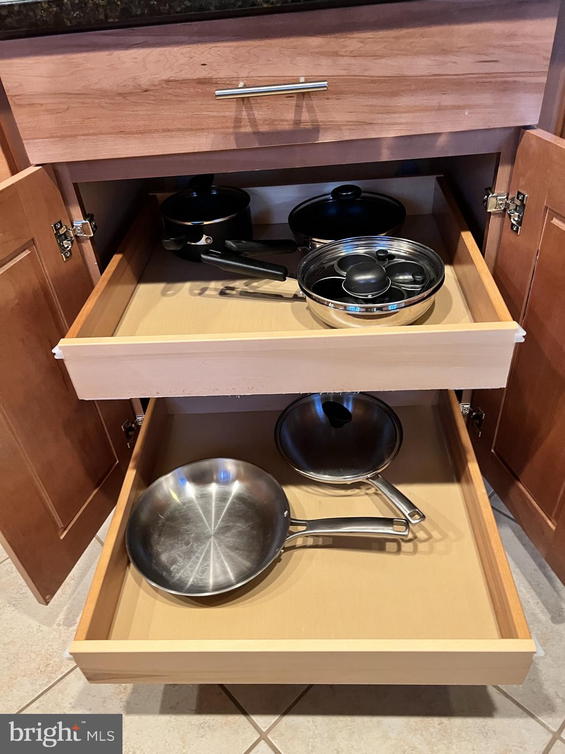 COLONIAL ACRES - Residential Lease