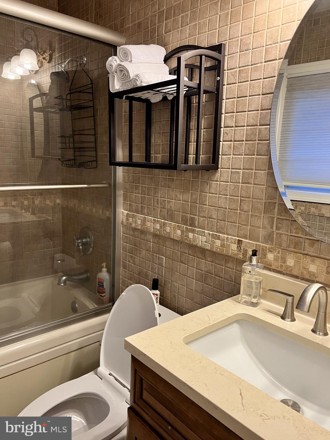 COLONIAL ACRES - Residential Lease