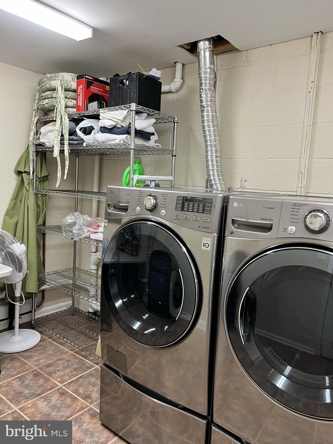 COLONIAL ACRES - Residential Lease